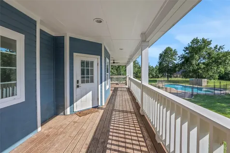 1510 Magnolia Bend W Baytown TX 77523