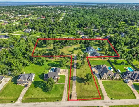 1510 Magnolia Bend W Baytown TX 77523