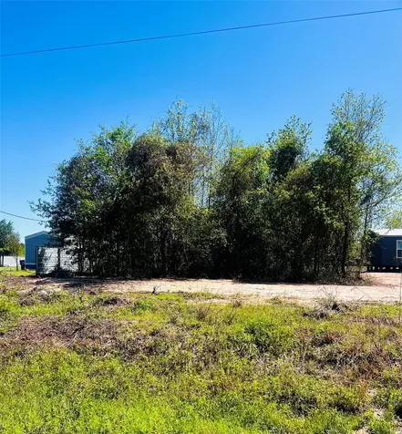 1942 County Road 3542 Cleveland TX 77327
