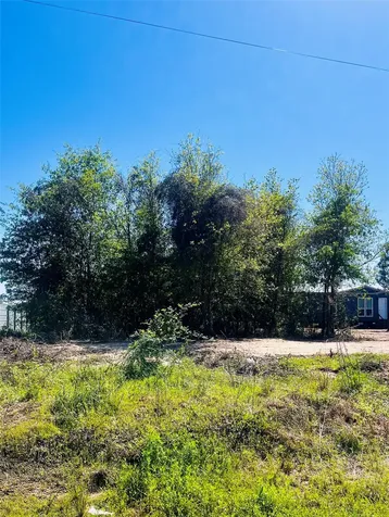 1942 County Road 3542 Cleveland TX 77327
