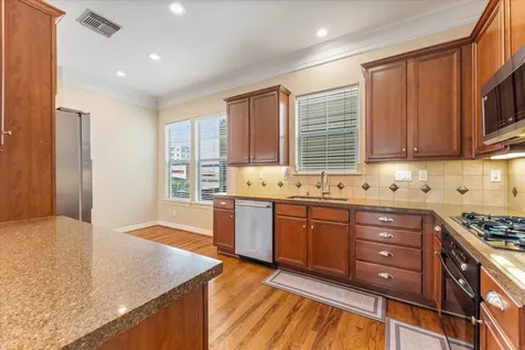 906 Reinicke Street Houston TX 77007