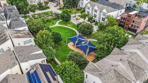 906 Reinicke Street Houston TX 77007