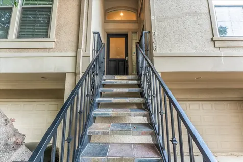906 Reinicke Street Houston TX 77007