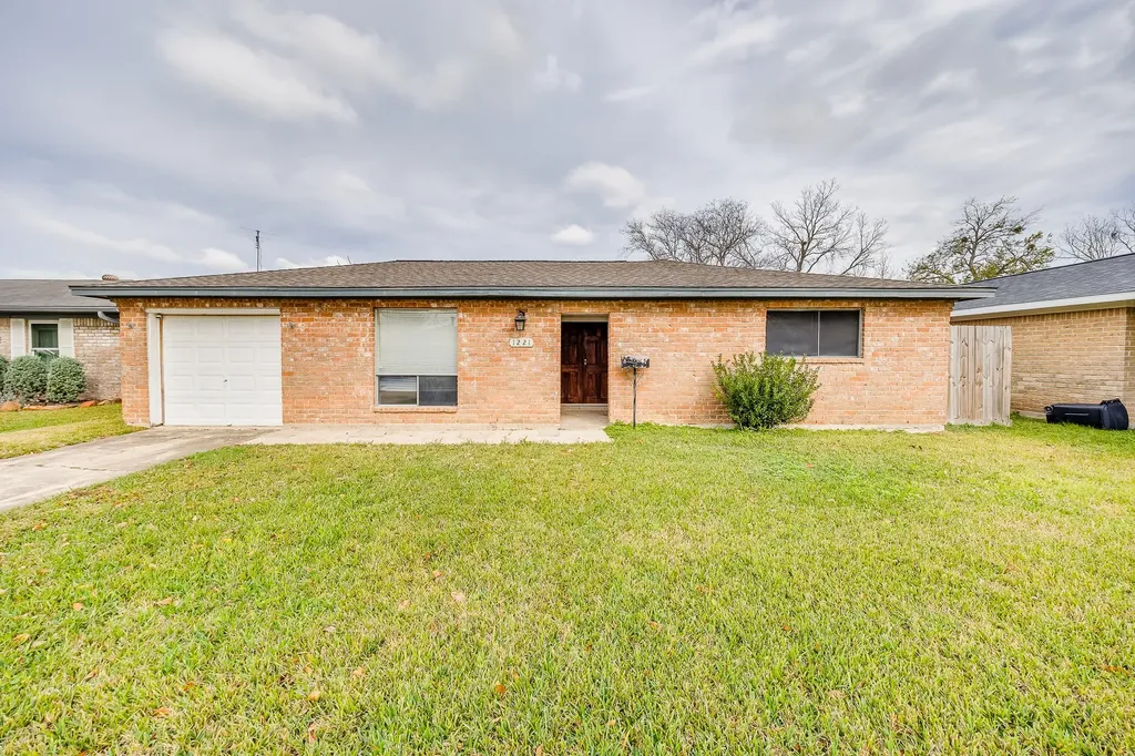 1221 Kitty Street Deer Park TX 77536