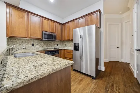 58 Briar Hollow Lane 203 Houston TX 77027