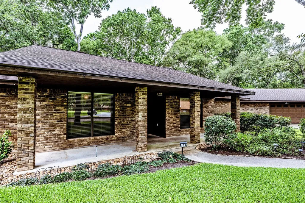 104 Oakview Circle Huntsville TX 77340