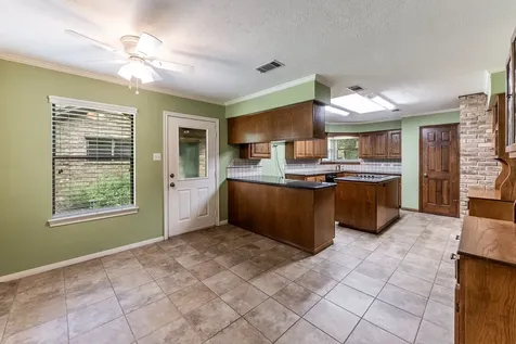 104 Oakview Circle Huntsville TX 77340