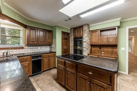 104 Oakview Circle Huntsville TX 77340