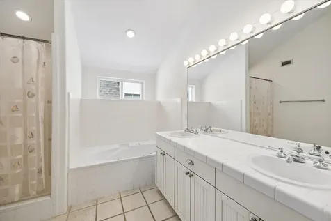4011 Garrott Street Houston TX 77006