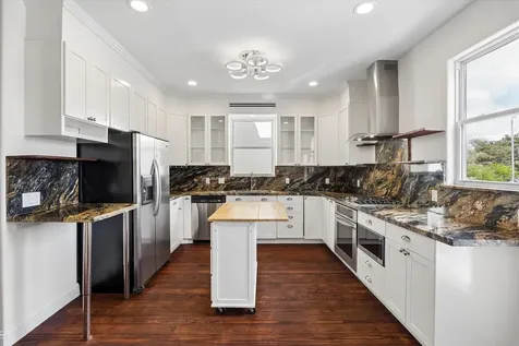 4011 Garrott Street Houston TX 77006