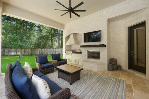 19 Harmony Links Place The Woodlands TX 77382