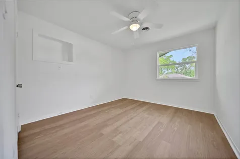 5703 Oakham Street Houston TX 77085