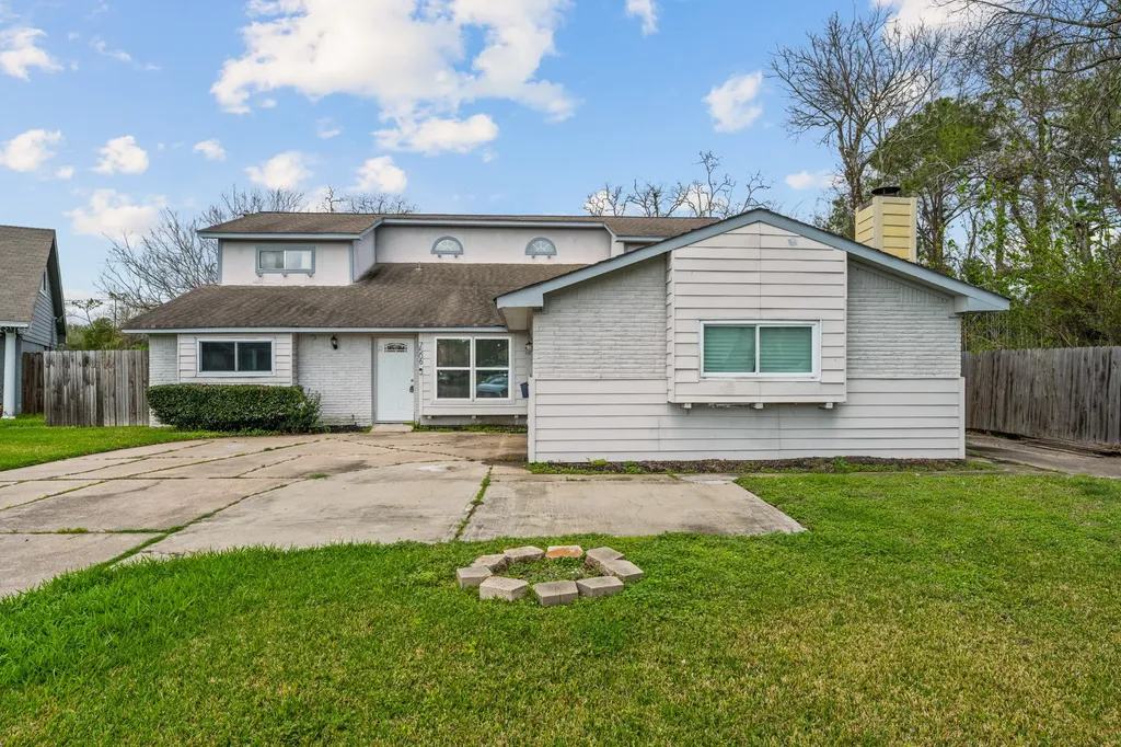 7506 Nightingale Circle Texas City TX 77591