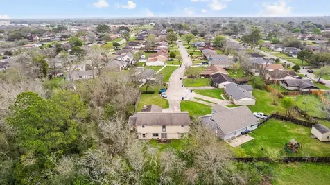 7506 Nightingale Circle Texas City TX 77591