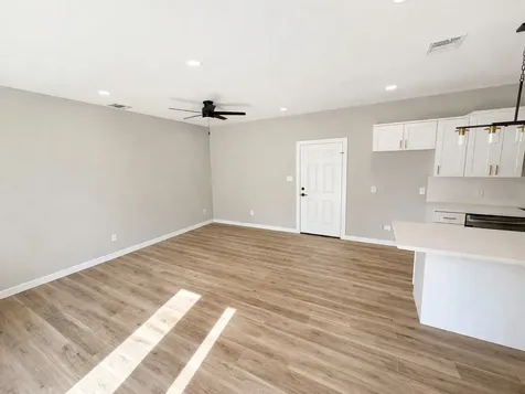 1422 W Willis Street A Alvin TX 77511