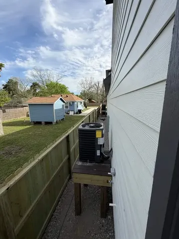 1422 W Willis Street A Alvin TX 77511