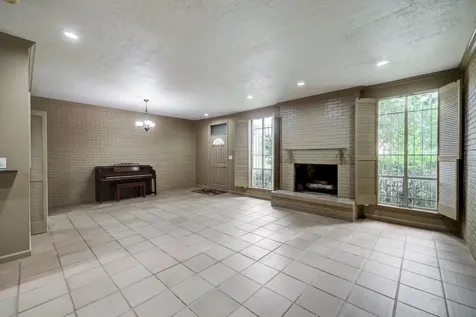 1422 Walnut Bend Lane 1/14 Houston TX 77042