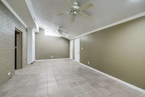 1422 Walnut Bend Lane 1/14 Houston TX 77042