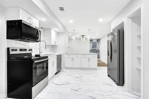 7 Briar Dale Court A Houston TX 77027