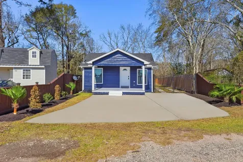 915 Nevell Street Cleveland TX 77327