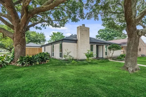 15826 Stonehaven Drive Houston TX 77059