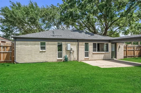15826 Stonehaven Drive Houston TX 77059