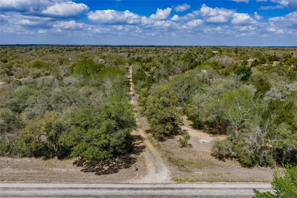 2495 Tx-159 Fayetteville TX 78940