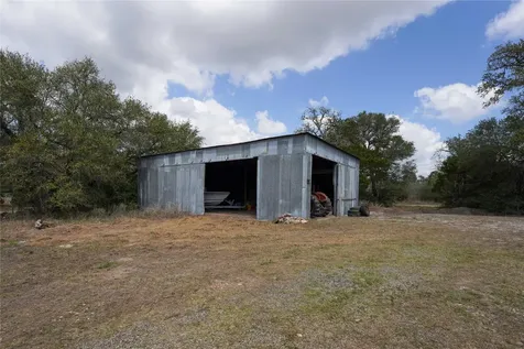 2495 Tx-159 Fayetteville TX 78940