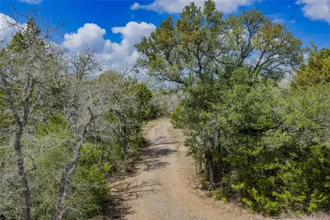 2495 Tx-159 Fayetteville TX 78940