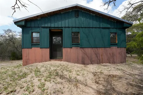 2495 Tx-159 Fayetteville TX 78940