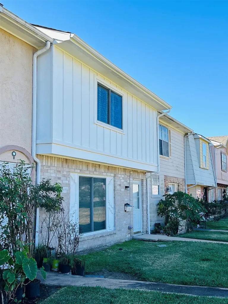 8462 Leawood Boulevard Houston TX 77072