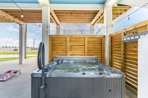997 S Redfish Street Crystal Beach TX 77650