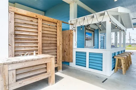 997 S Redfish Street Crystal Beach TX 77650