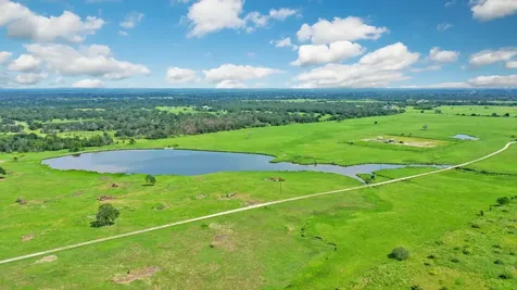 5059 County Road 132 Bedias TX 77831