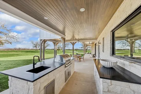 5655 Brazos Bow Way Washington TX 77880