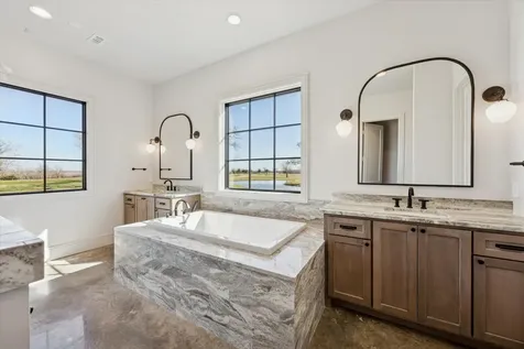 5655 Brazos Bow Way Washington TX 77880