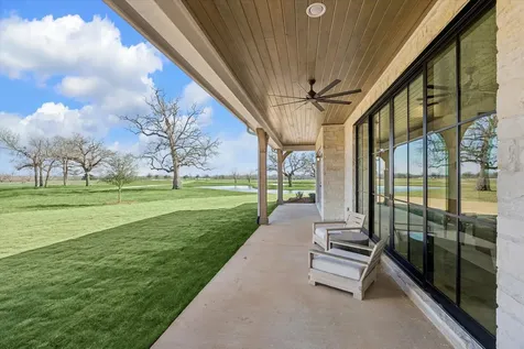 5655 Brazos Bow Way Washington TX 77880