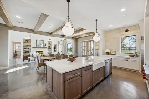 5655 Brazos Bow Way Washington TX 77880