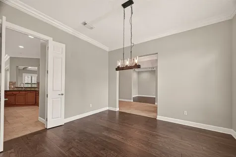 51 English Oak Court Lake Jackson TX 77566