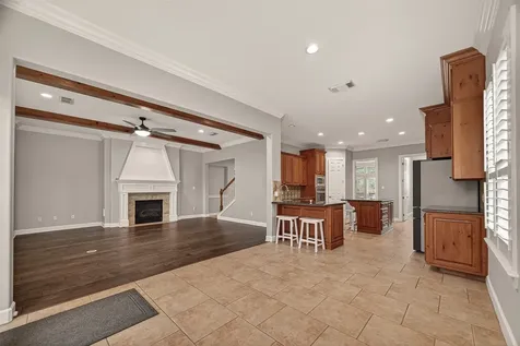 51 English Oak Court Lake Jackson TX 77566