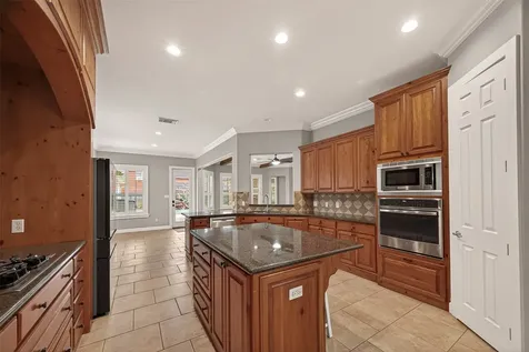 51 English Oak Court Lake Jackson TX 77566