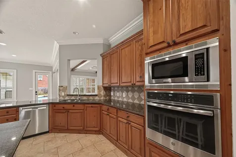51 English Oak Court Lake Jackson TX 77566