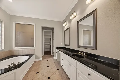 51 English Oak Court Lake Jackson TX 77566