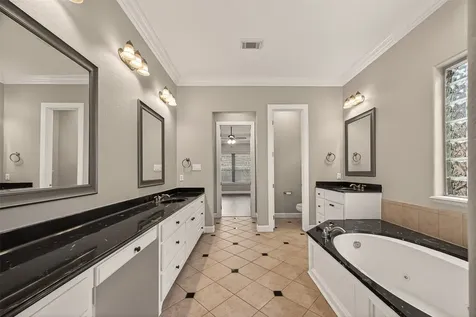 51 English Oak Court Lake Jackson TX 77566