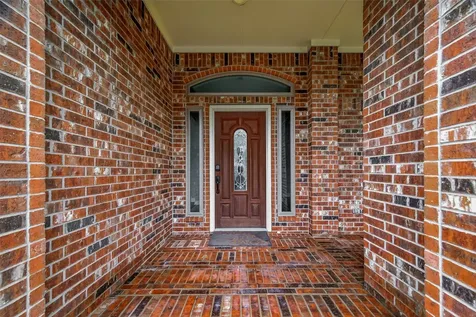 51 English Oak Court Lake Jackson TX 77566