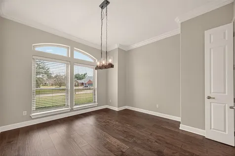 51 English Oak Court Lake Jackson TX 77566