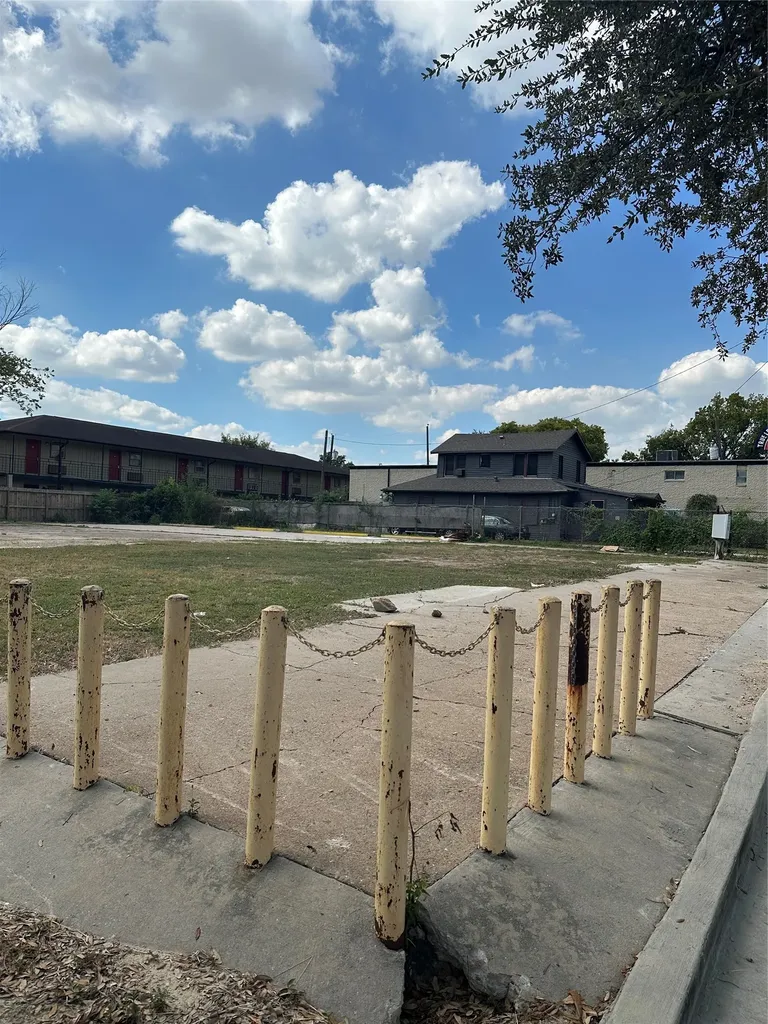 4212 Lyons Avenue Houston TX 77020
