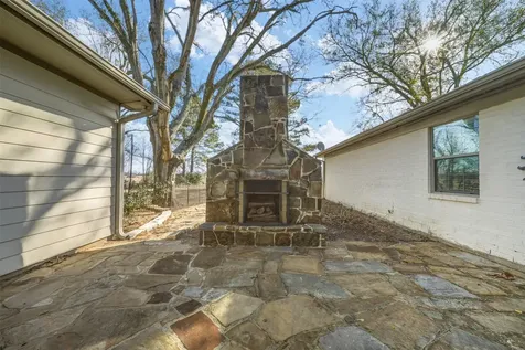 2365 S Fm 46 Franklin TX 77856