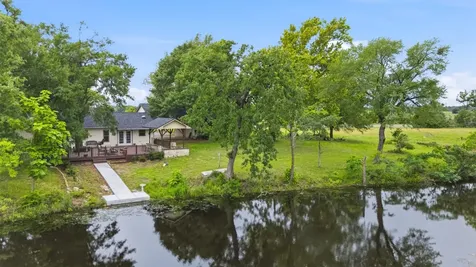 2365 S Fm 46 Franklin TX 77856