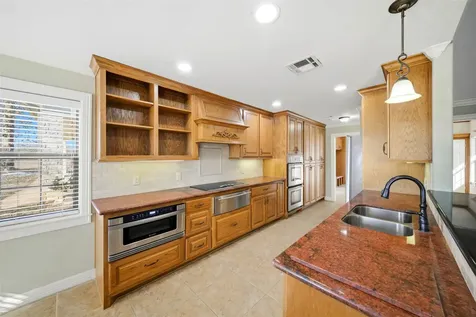 2365 S Fm 46 Franklin TX 77856